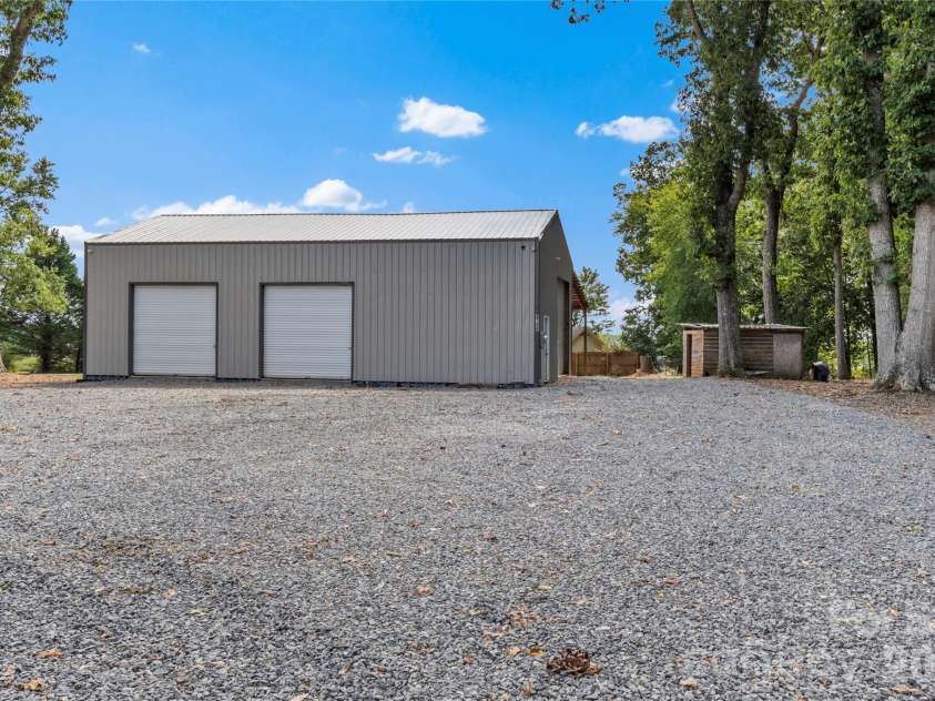 4752 Old US 421 Highway, Hamptonville, NC 27020.  MLS# CAR4425441, YatesRealty ID 51883. 