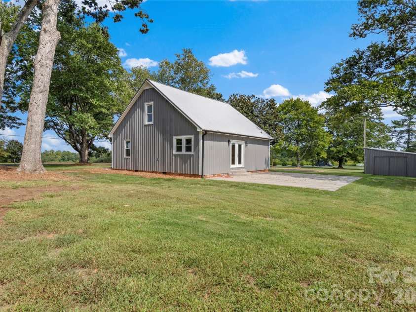 4752 Old US 421 Highway, Hamptonville, NC 27020.  MLS# CAR4425441, YatesRealty ID 51883. 