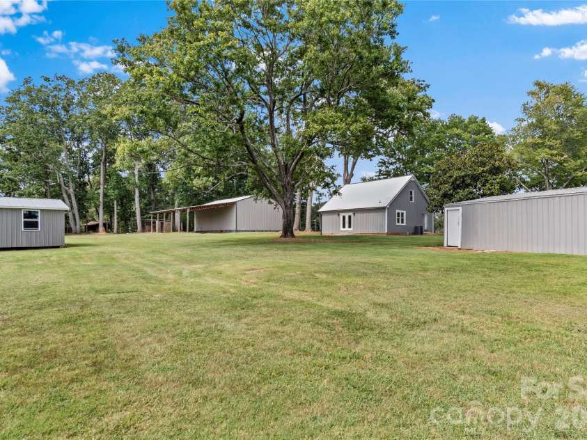 4752 Old US 421 Highway, Hamptonville, NC 27020.  MLS# CAR4425441, YatesRealty ID 51883. 