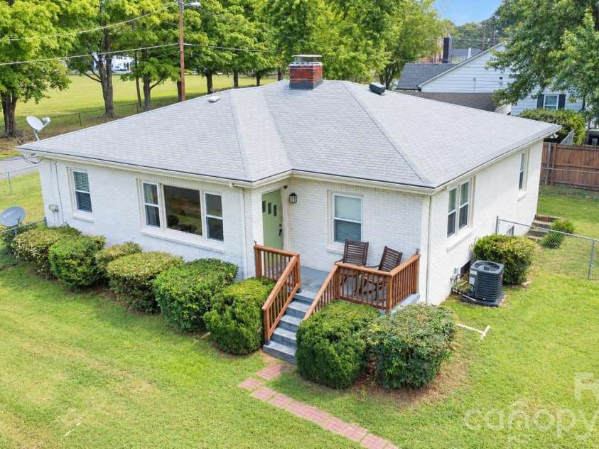 2000 Clay Street, Kannapolis, NC 28083.  MLS# CAR4425983, YatesRealty ID 51884. 