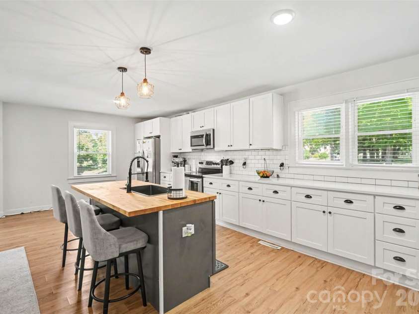 2000 Clay Street, Kannapolis, NC 28083.  MLS# CAR4425983, YatesRealty ID 51884. 