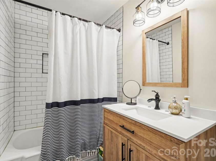2000 Clay Street, Kannapolis, NC 28083.  MLS# CAR4425983, YatesRealty ID 51884. 
