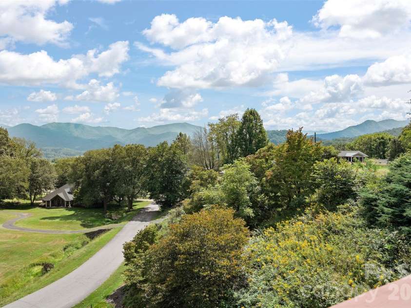 18 Champion Court, Waynesville, NC 28786.  MLS# CAR4426171, YatesRealty ID 51885. 