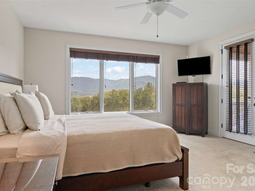18 Champion Court, Waynesville, NC 28786.  MLS# CAR4426171, YatesRealty ID 51885. 