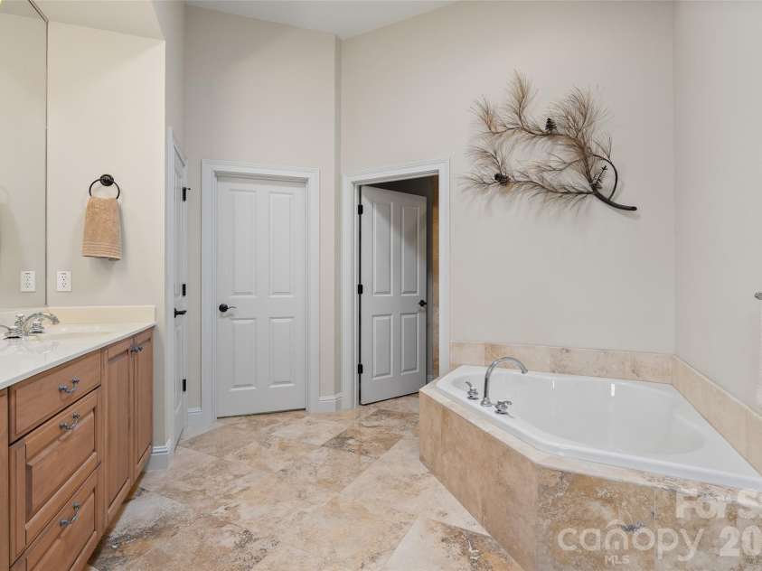 18 Champion Court, Waynesville, NC 28786.  MLS# CAR4426171, YatesRealty ID 51885. 