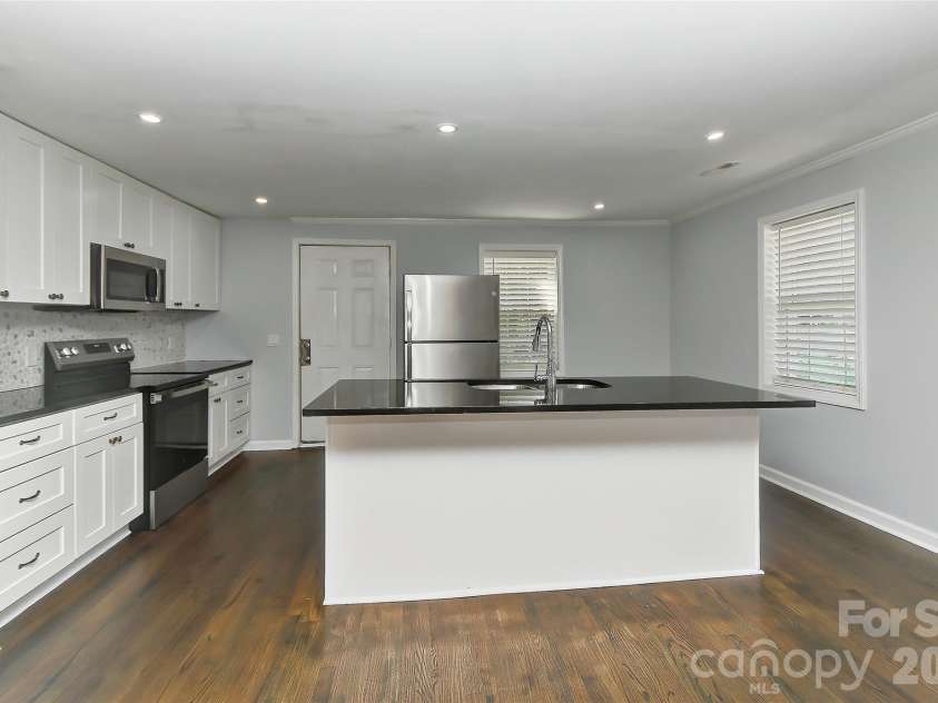 2941 Reid Avenue, Charlotte, NC 28208.  MLS# CAR4425898, YatesRealty ID 51888. 