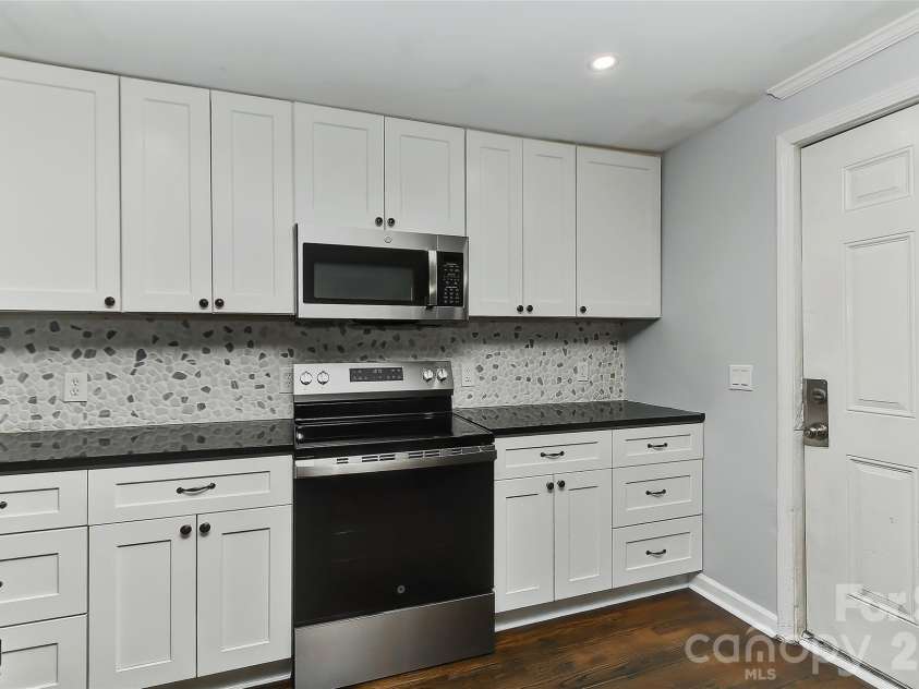 2941 Reid Avenue, Charlotte, NC 28208.  MLS# CAR4425898, YatesRealty ID 51888. 