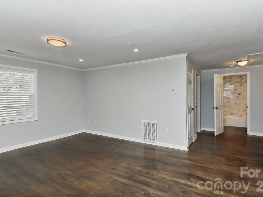 2941 Reid Avenue, Charlotte, NC 28208.  MLS# CAR4425898, YatesRealty ID 51888. 