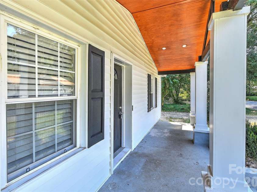 2941 Reid Avenue, Charlotte, NC 28208.  MLS# CAR4425898, YatesRealty ID 51888. 