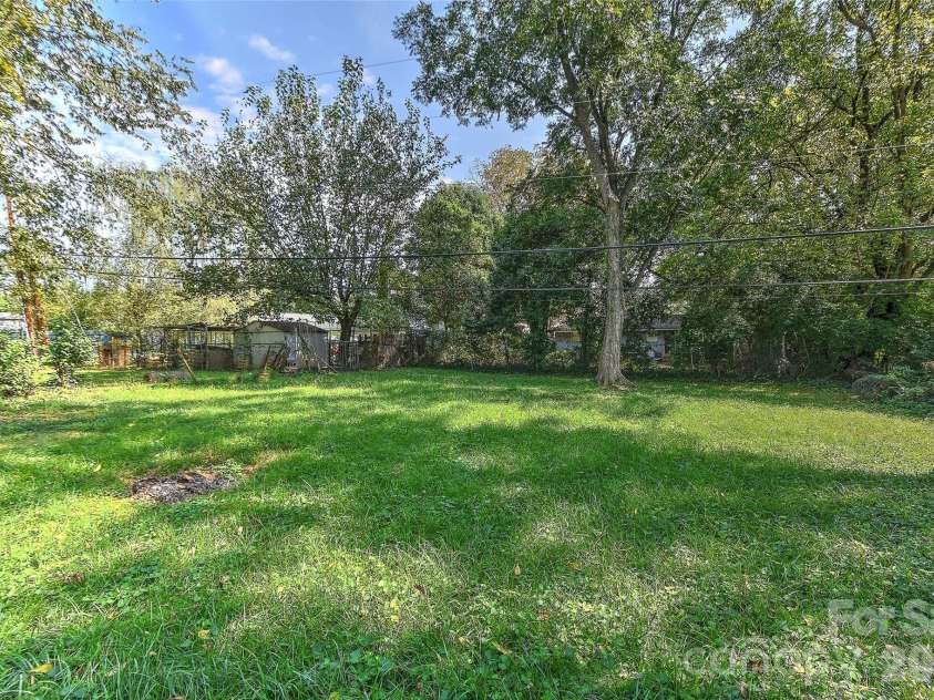 2941 Reid Avenue, Charlotte, NC 28208.  MLS# CAR4425898, YatesRealty ID 51888. 