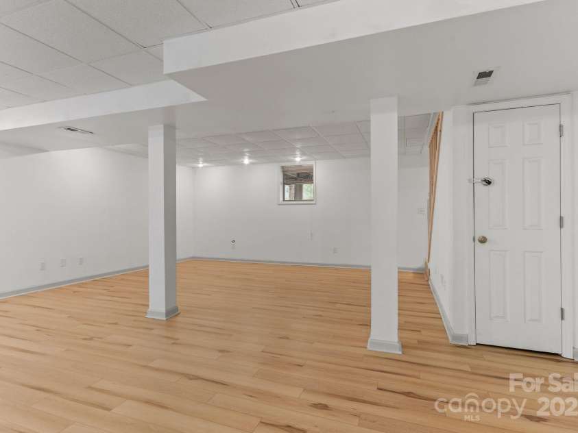 14 Ridge Place, Arden, NC 28704.  MLS# CAR4302662, YatesRealty ID 5189. 