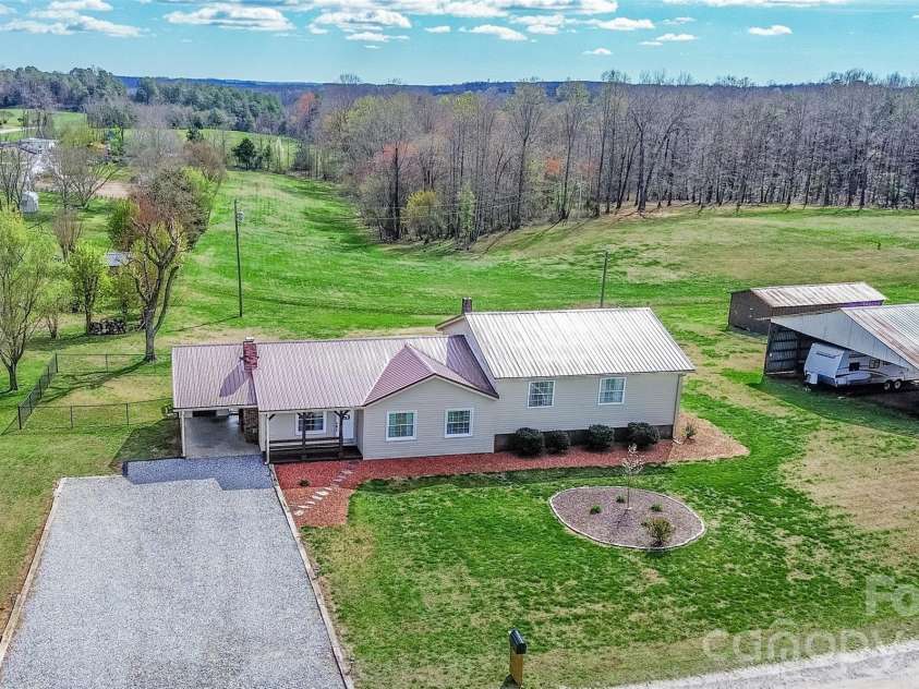 455 Mitch Road, Union Grove, NC 28689.  MLS# CAR4358522, YatesRealty ID 5189. 