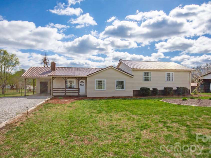 455 Mitch Road, Union Grove, NC 28689.  MLS# CAR4358522, YatesRealty ID 5189. 