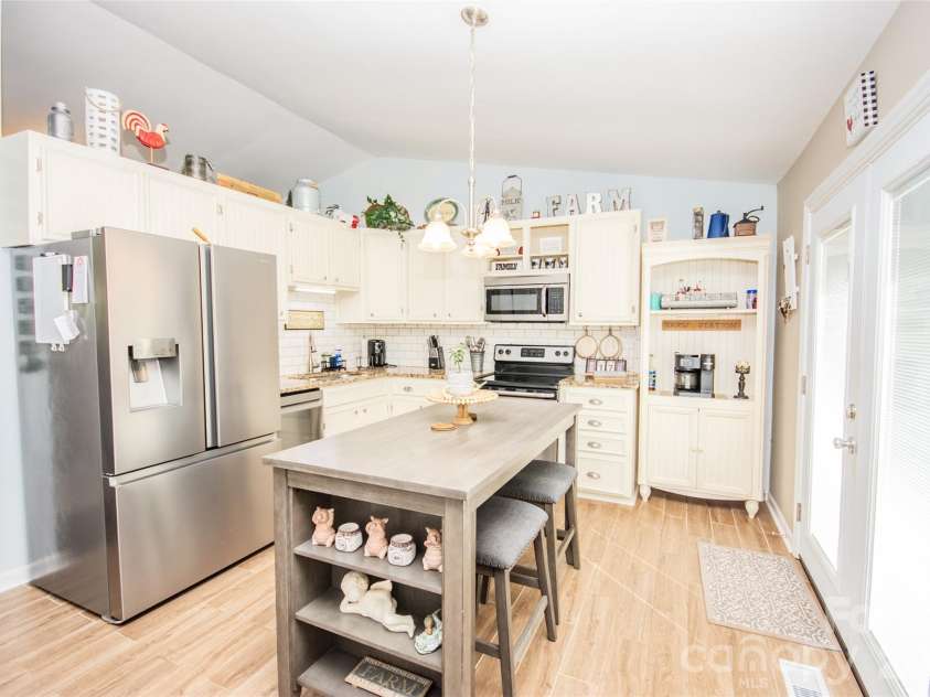 455 Mitch Road, Union Grove, NC 28689.  MLS# CAR4358522, YatesRealty ID 5189. 