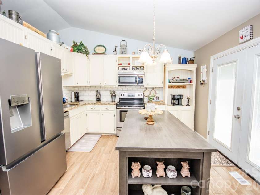 455 Mitch Road, Union Grove, NC 28689.  MLS# CAR4358522, YatesRealty ID 5189. 
