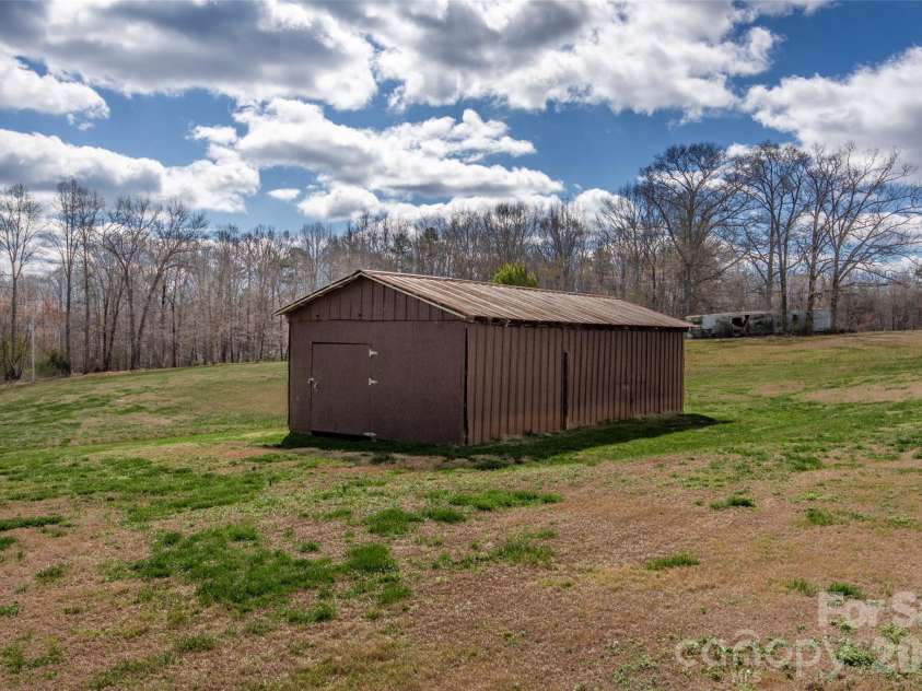 455 Mitch Road, Union Grove, NC 28689.  MLS# CAR4358522, YatesRealty ID 5189. 