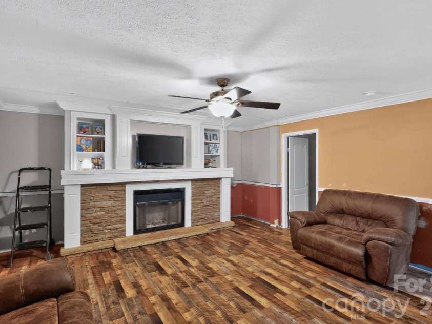 35 Bass Drive, Weaverville, NC 28787.  MLS# CAR4426472, YatesRealty ID 51890. 