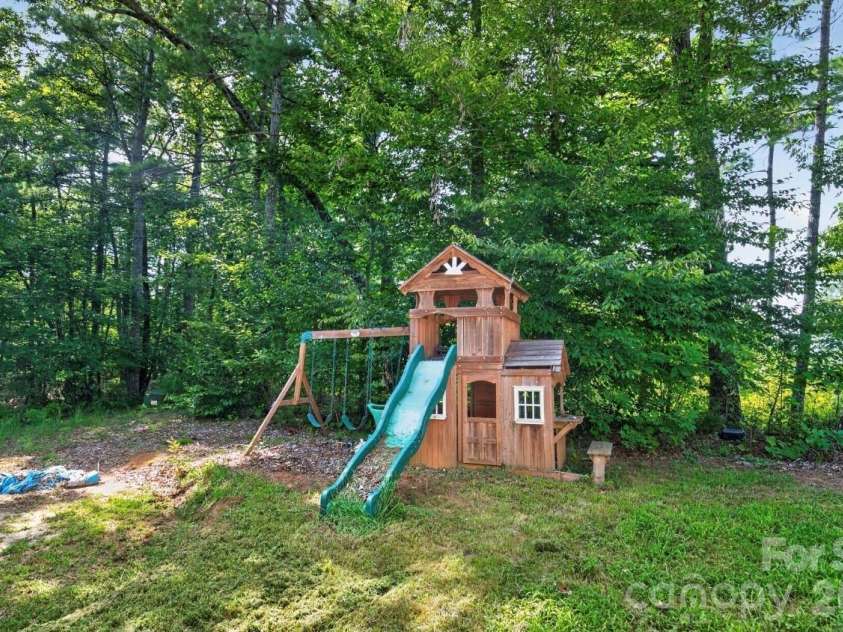 35 Bass Drive, Weaverville, NC 28787.  MLS# CAR4426472, YatesRealty ID 51890. 