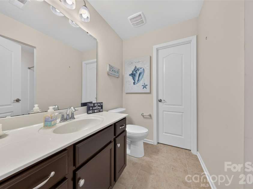 234 Fordham Court, Lancaster, SC 29720.  MLS# CAR4424629, YatesRealty ID 51893. 2nd  Floor Full Bathroom with Storage