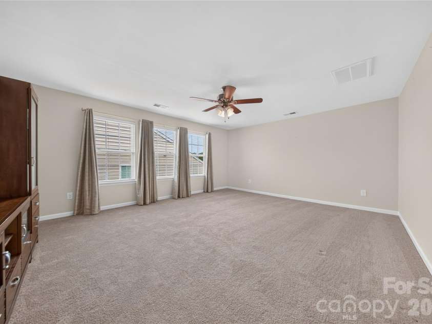 234 Fordham Court, Lancaster, SC 29720.  MLS# CAR4424629, YatesRealty ID 51893. 2nd  Floor Oversized Loft