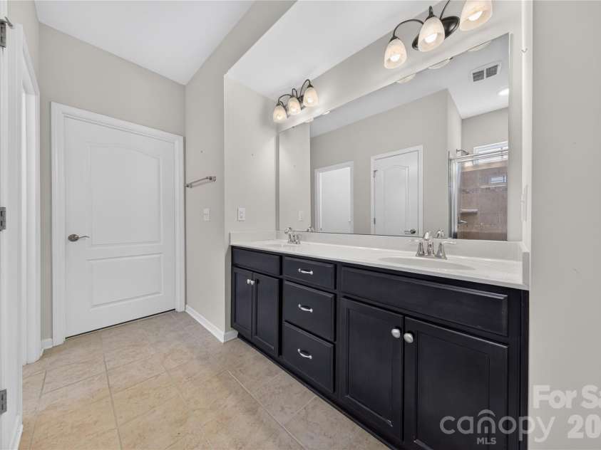 234 Fordham Court, Lancaster, SC 29720.  MLS# CAR4424629, YatesRealty ID 51893. Primary Bathroom