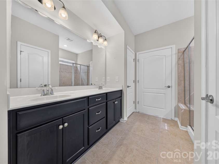 234 Fordham Court, Lancaster, SC 29720.  MLS# CAR4424629, YatesRealty ID 51893. Primary Bathroom