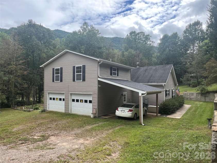 201 Face Lane, Burnsville, NC 28714.  MLS# CAR4426092, YatesRealty ID 51895. 