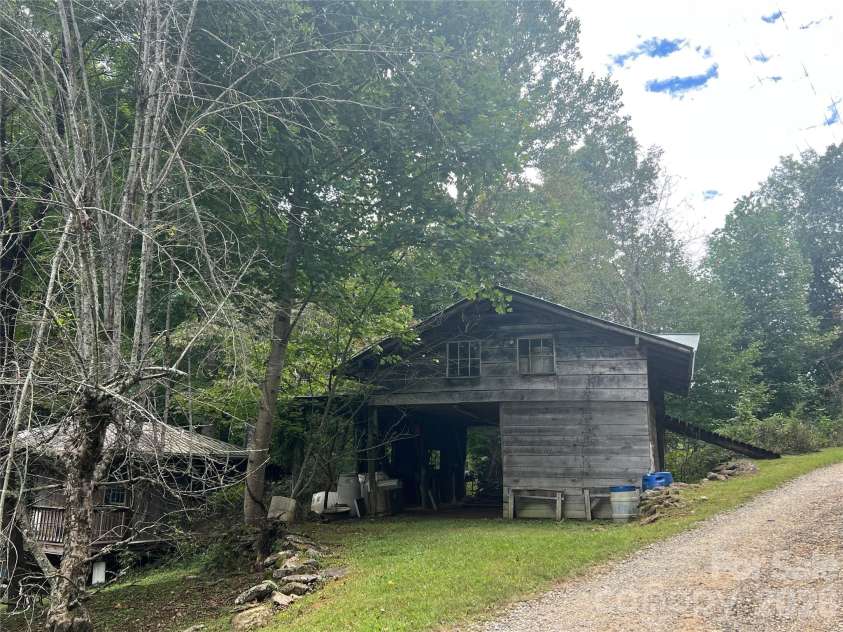 201 Face Lane, Burnsville, NC 28714.  MLS# CAR4426092, YatesRealty ID 51895. Barn