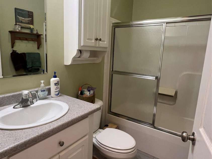 201 Face Lane, Burnsville, NC 28714.  MLS# CAR4426092, YatesRealty ID 51895. Hall Full Bathroom