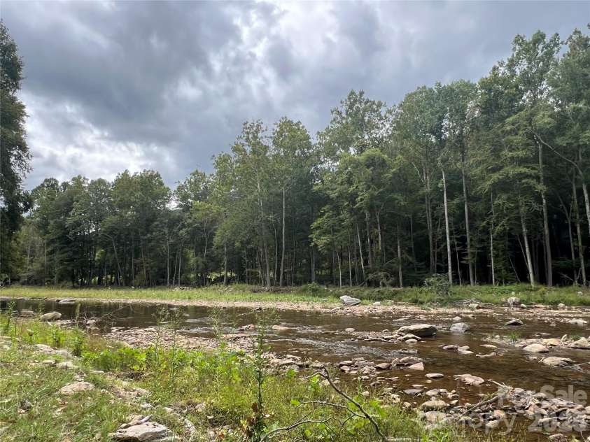 201 Face Lane, Burnsville, NC 28714.  MLS# CAR4426092, YatesRealty ID 51895. River