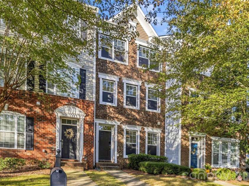 10710 Kemptown Square Square, Mint Hill, NC 28227.  MLS# CAR4426330, YatesRealty ID 51898. 