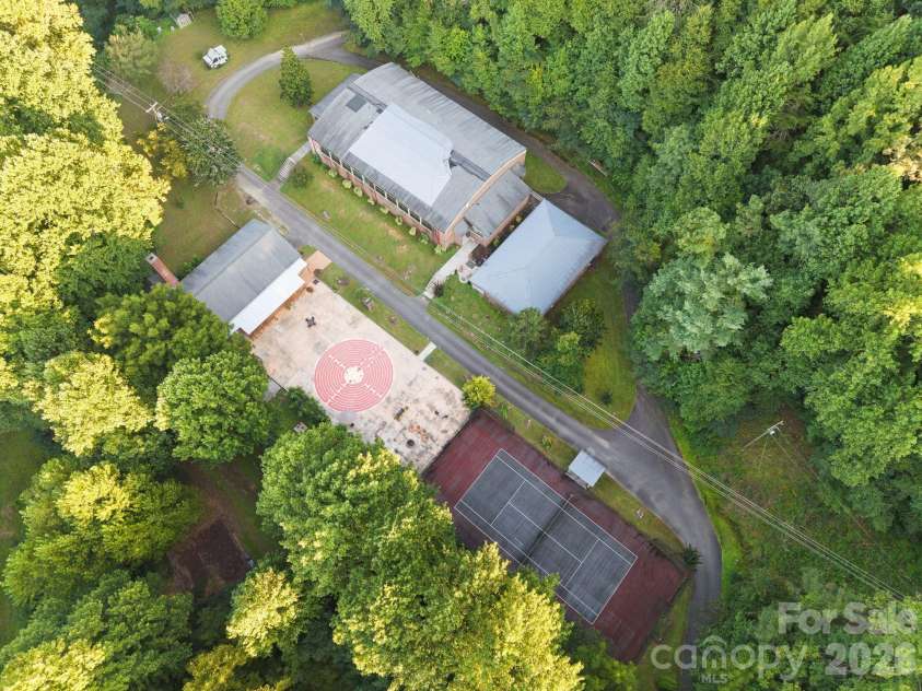 504 Mountain View School Road, Robbinsville, NC 28771.  MLS# CAR4418967, YatesRealty ID 51899. 