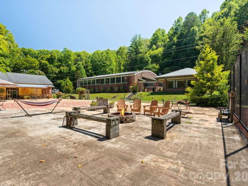 504 Mountain View School Road, Robbinsville, NC 28771.  MLS# CAR4418967, YatesRealty ID 51899. 