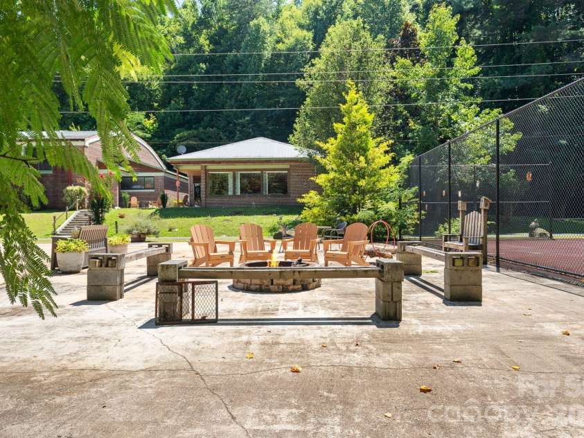 504 Mountain View School Road, Robbinsville, NC 28771.  MLS# CAR4418967, YatesRealty ID 51899. 