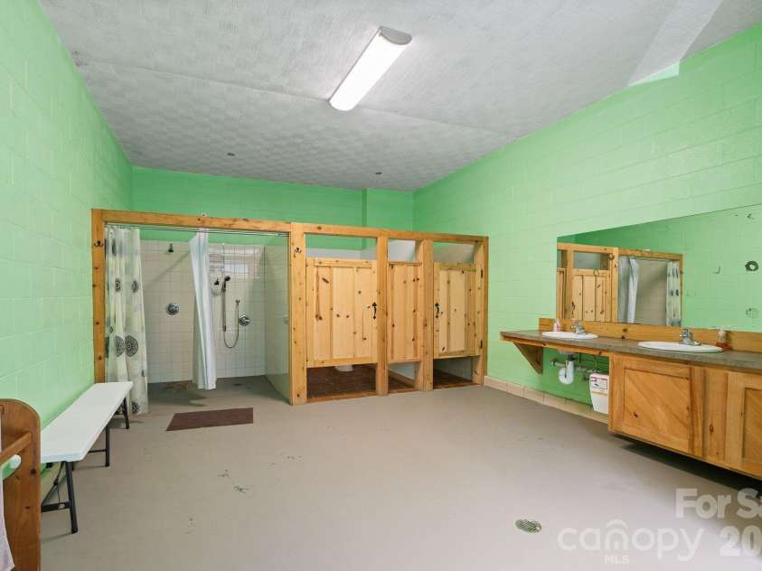 504 Mountain View School Road, Robbinsville, NC 28771.  MLS# CAR4418967, YatesRealty ID 51899. 