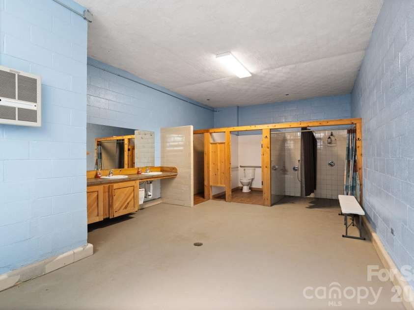 504 Mountain View School Road, Robbinsville, NC 28771.  MLS# CAR4418967, YatesRealty ID 51899. 