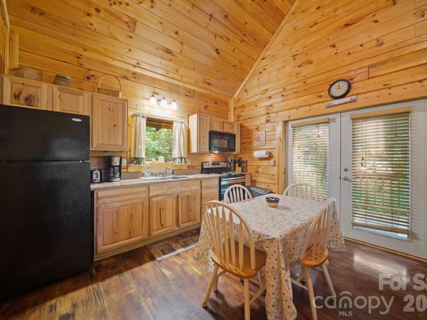504 Mountain View School Road, Robbinsville, NC 28771.  MLS# CAR4418967, YatesRealty ID 51899. 