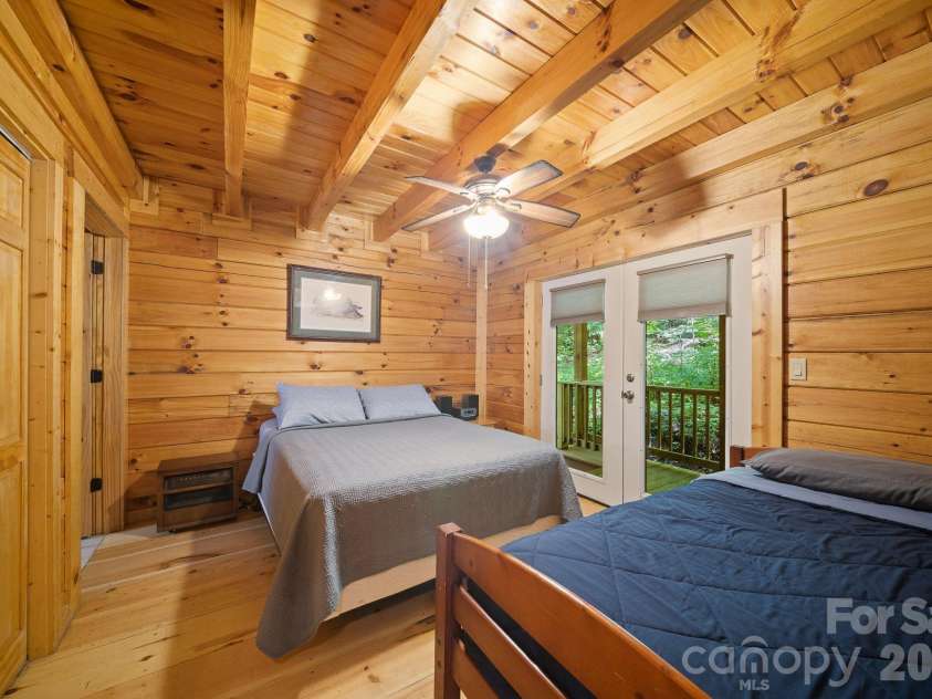 504 Mountain View School Road, Robbinsville, NC 28771.  MLS# CAR4418967, YatesRealty ID 51899. 