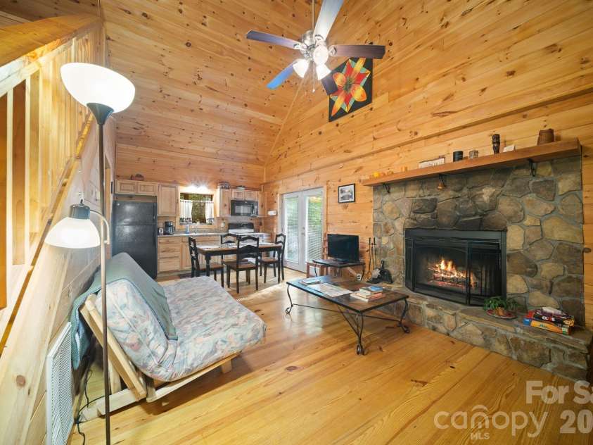 504 Mountain View School Road, Robbinsville, NC 28771.  MLS# CAR4418967, YatesRealty ID 51899. 