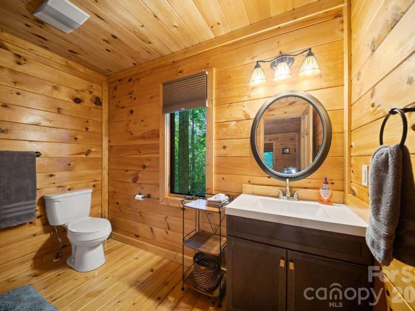 504 Mountain View School Road, Robbinsville, NC 28771.  MLS# CAR4418967, YatesRealty ID 51899. 