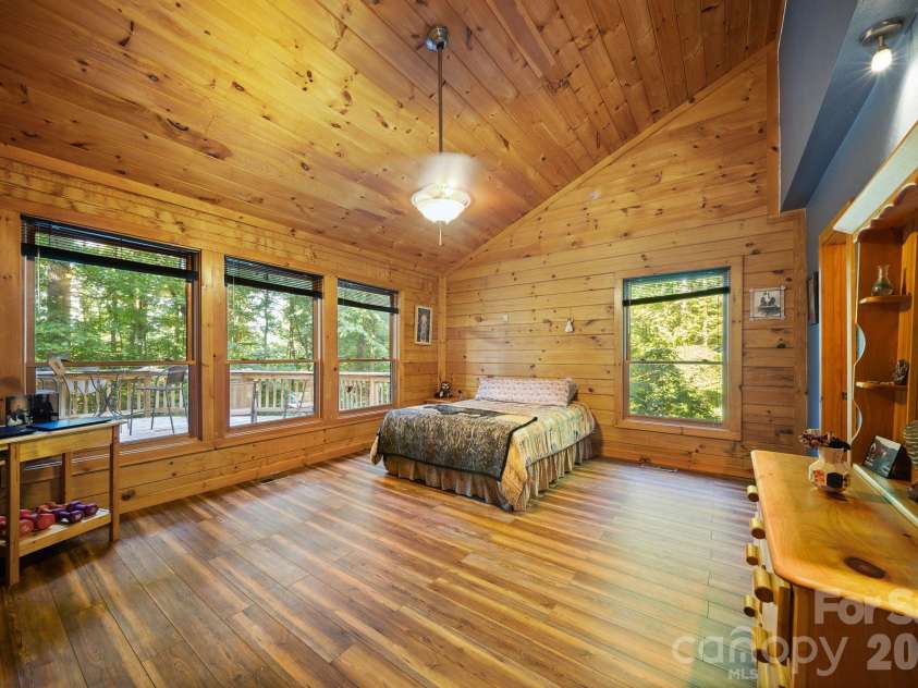 504 Mountain View School Road, Robbinsville, NC 28771.  MLS# CAR4418967, YatesRealty ID 51899. 