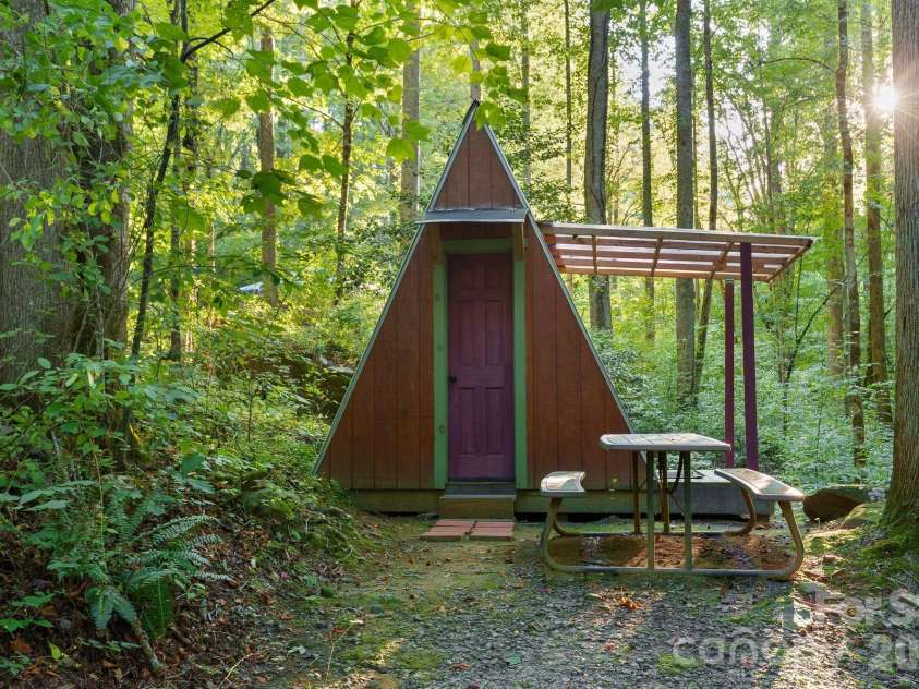 504 Mountain View School Road, Robbinsville, NC 28771.  MLS# CAR4418967, YatesRealty ID 51899. 