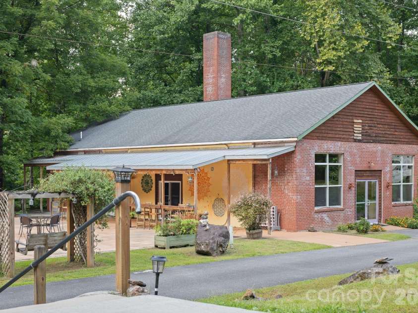 504 Mountain View School Road, Robbinsville, NC 28771.  MLS# CAR4418967, YatesRealty ID 51899. 