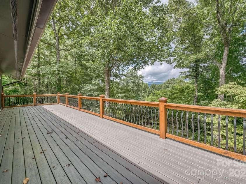 294 Martha Drive, Spruce Pine, NC 28777.  MLS# CAR4147316, YatesRealty ID 519. 