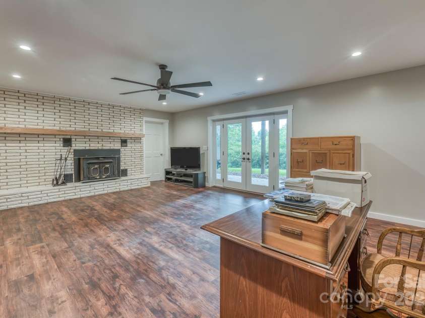 294 Martha Drive, Spruce Pine, NC 28777.  MLS# CAR4147316, YatesRealty ID 519. 