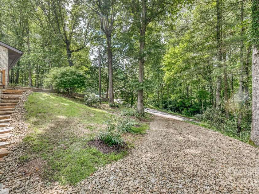 294 Martha Drive, Spruce Pine, NC 28777.  MLS# CAR4147316, YatesRealty ID 519. 