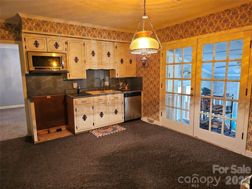 979 Suttle Road, Lancaster, SC 29720.  MLS# CAR4360187, YatesRealty ID 5190. 