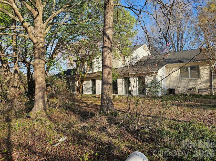 979 Suttle Road, Lancaster, SC 29720.  MLS# CAR4360187, YatesRealty ID 5190. 