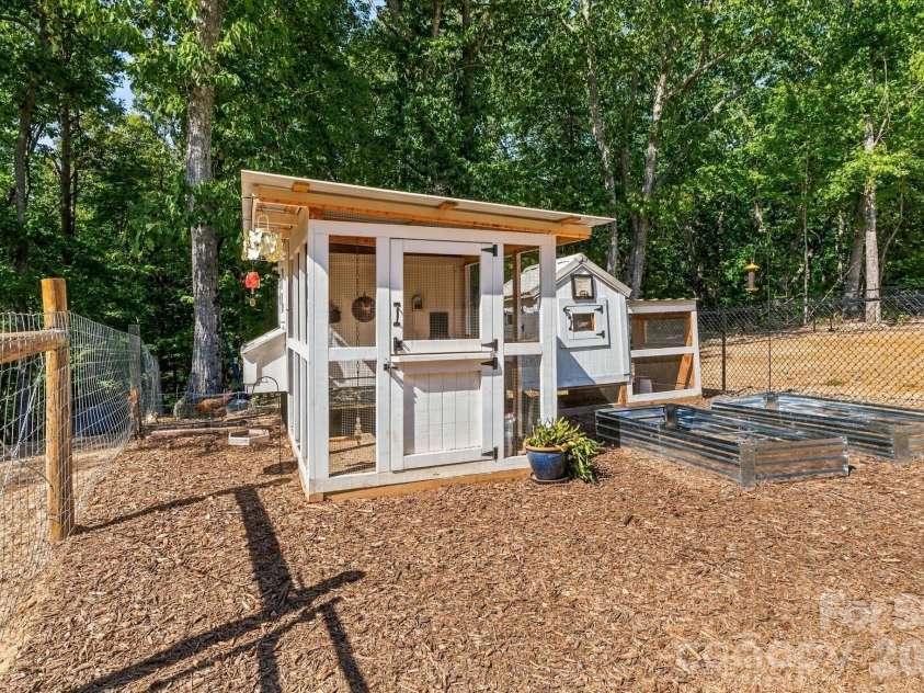 21856 Farmridge Lane, Oakboro, NC 28129.  MLS# CAR4426475, YatesRealty ID 51900. 