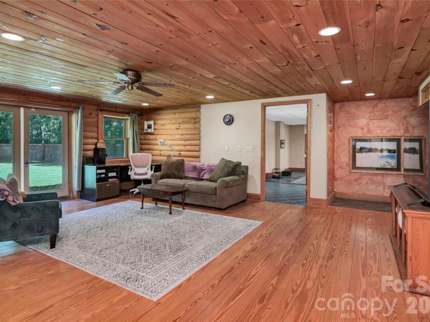 1040 Lawhon Road, Blythewood, SC 29016.  MLS# CAR4425889, YatesRealty ID 51901. 